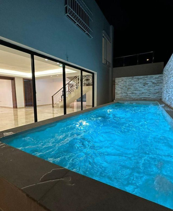 Casa Moderna de Lujo en Bella Vista – Alquiler USD 6,000